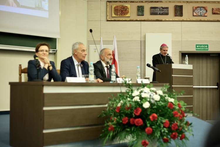 Sympozjum naukowe na Politechnice Świętokrzyskiej 