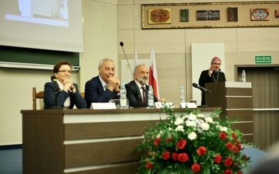 Sympozjum naukowe na Politechnice Świętokrzyskiej 