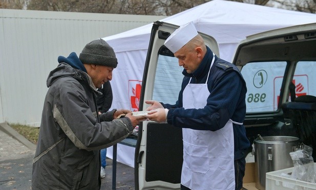 Trochę ciepła dla bezdomnego