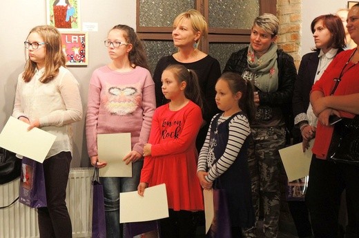Niepodległa na szkle malowana