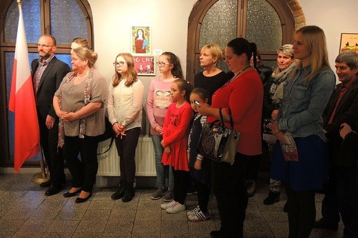 Niepodległa na szkle malowana