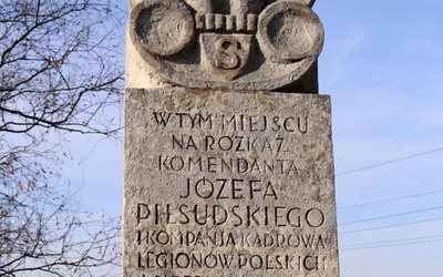 Obelisk legionowy w Michałowicach