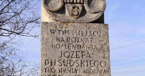 Obelisk legionowy w Michałowicach