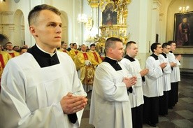 Sześciu alumnów lubelskiego seminarium duchownego po raz pierwszy założyło sutanny