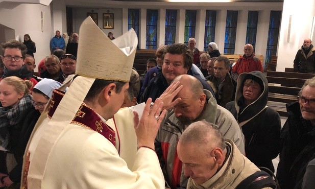 Bp Olszowski do ubogich: Poczujcie się skarbami Kościoła