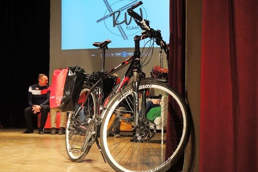 Rowerzyści RW w żywieckim MCK