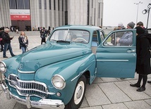 Kopia samochodu papieża trafiła do Muzeum Jana Pawła II i Prymasa Wyszyńskiego.