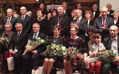 Przyznawanie tych nagród ma zawsze charakter świątecznego, niemal rodzinnego spotkania.