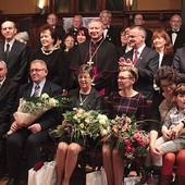 Przyznawanie tych nagród ma zawsze charakter świątecznego, niemal rodzinnego spotkania.