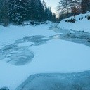 Rzeka Biała w Beskidzie Niskim Po lewej: Zima pod Lackową w Beskidzie Niskim