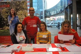 Wolontariusze fundacji DKMS w bielskiej "Sferze"