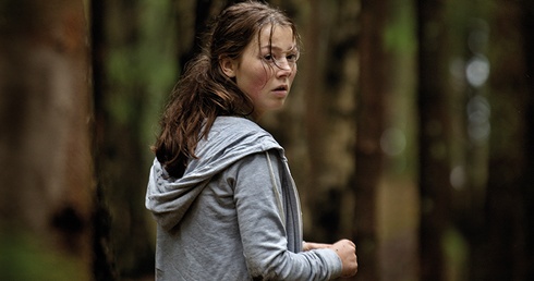 W filmie „Utøya, 22 lipca” kamera podąża w ślad za jego pierwszoplanową bohaterką Kają (Andrea Berntzen).