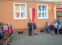 Odsłonięcie pamiątkowej tablicy na budynku Szkoły Podstawowej nr 15 w Lublinie