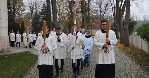 Klerycy wyjadą z seminarium