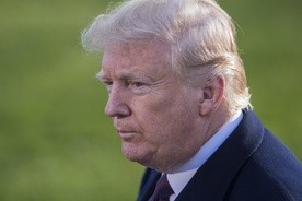 Trump: zezwoliłem wojsku na użycie "śmiercionośnej siły" na granicy z Meksykiem