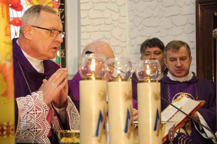 Uroczystości pogrzebowe ks. kan. Leonarda Zycha, cz.1