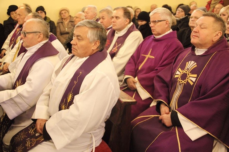 Uroczystości pogrzebowe ks. kan. Leonarda Zycha, cz.1