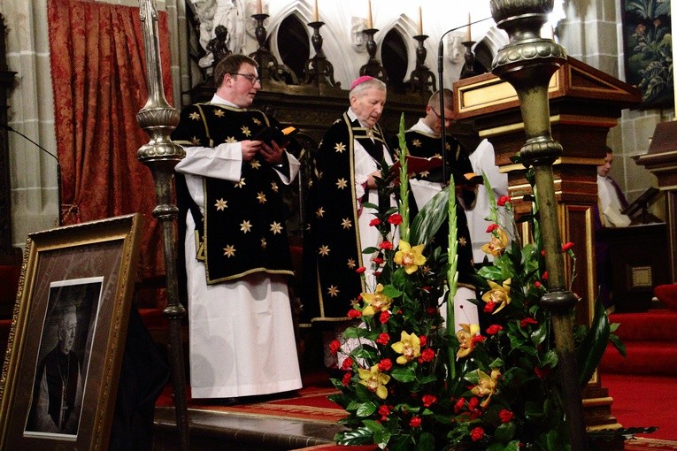 Pogrzeb ks. prof. Jana Macieja Dyducha - importa