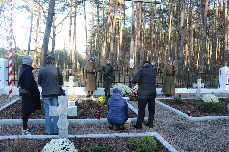 Cmentarz polskich żołnierzy w Rokicinie