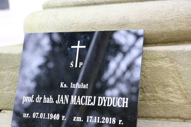 Pogrzeb ks. prof. Jana Macieja Dyducha - cmentarz Rakowicki