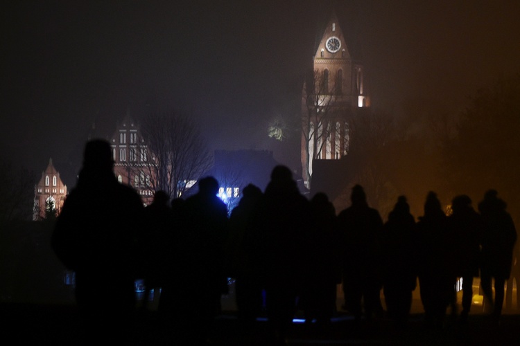 Nocna Droga Krzyżowa w Gietrzwałdzie