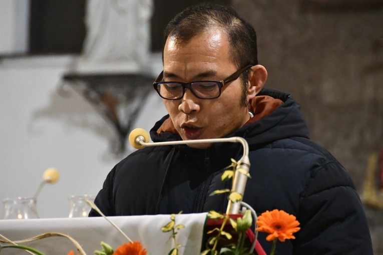 Wprowadzenie relikwii św. Andrzeja Nguyen Kim Thonga