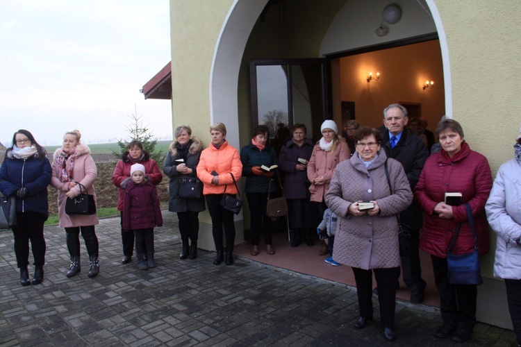 Pomnik ofiar I i II wojny światowej w Łężcach