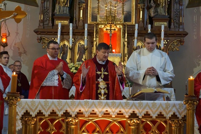 Msz św. odpustowa w parafii św. Katarzyny Aleksandryjskiej w Nowej Rudzie-Słupcu.
