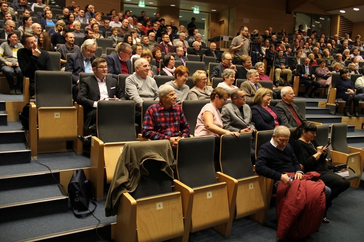 Premiera książki ks. Szymika w Katowicach