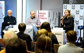 Od lewej: Andreas Billert, Filip Springer i Hanna Gill-Piątek.