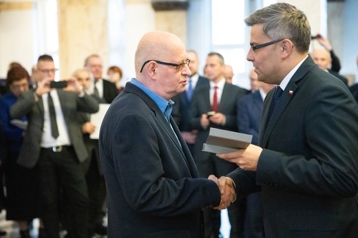 Wręczenie medali 100-lecia Odzyskania Niepodległości