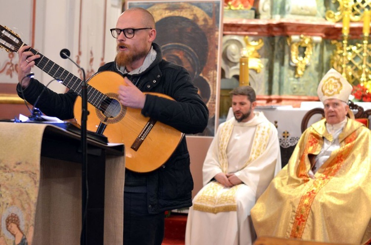 Nabożeństwo słowa Bożego we wspólnocie neokatechumenalnej