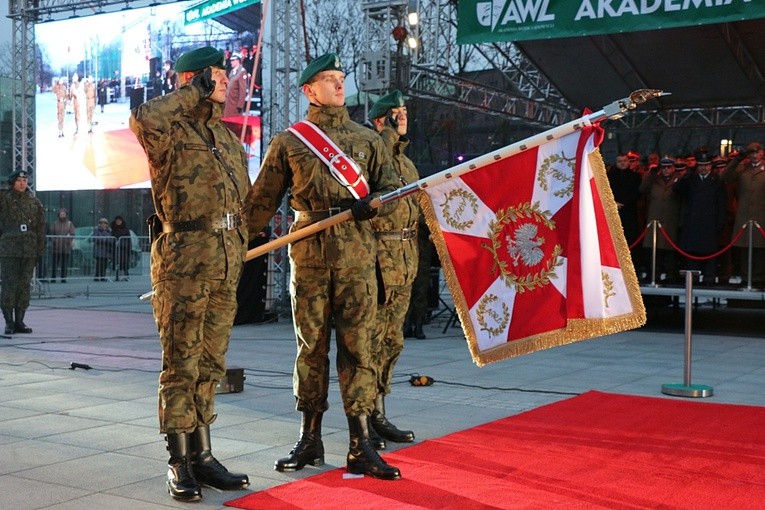 Kuźnia kadr polskiej armii ma nowy sztandar