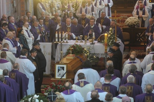 Pogrzeb ks. Adama Łacha - część II