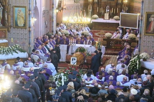 Pogrzeb ks. Adama Łacha - część II
