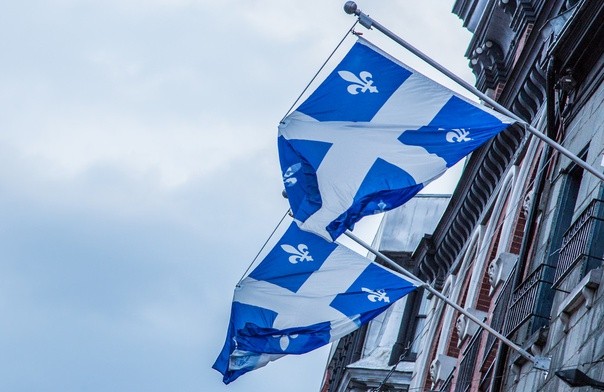 Quebec zmierza do uchwalenia zakazu noszenia symboli religijnych