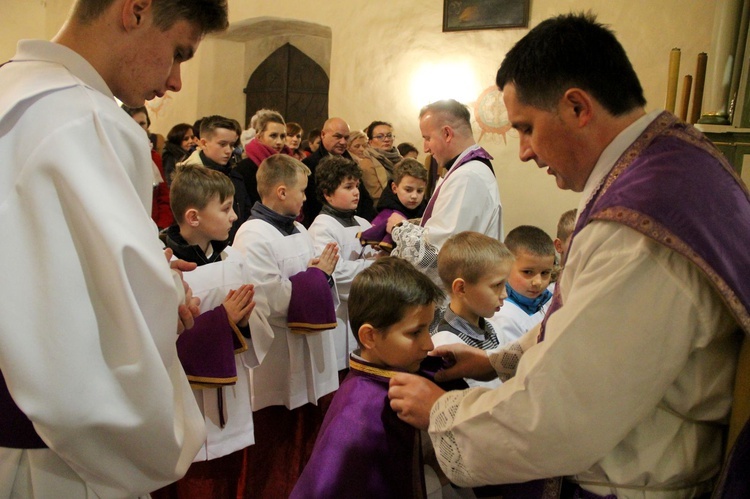 Przyjęcie ministrantów i błogosławieństwo lektorów w Bobowej