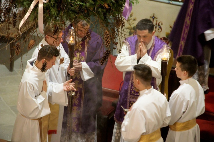 Przyjęcie ministrantów i błogosławieństwo lektorów w Bobowej