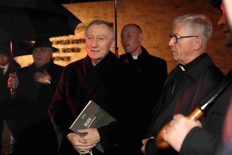 Kardynał Parolin pod kopalnią "Wujek"