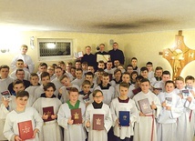 Nowi lektorzy, uczestniczący w szkoleniu w rekolekcyjnym ośrodku Betania.