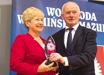 ◄	– To reprezentanci ludzi, którzy tworzą łańcuch serc i pomagają najbardziej potrzebującym – mówi o wyróżnionych wicewojewoda Sławomir Sadowski.