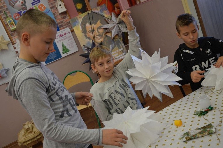 Warsztaty tworzenia ozdób świątecznych i pierników