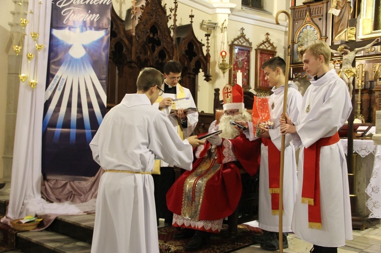 Nowi lektorzy i św. Mikołaj w Ciężkowicach