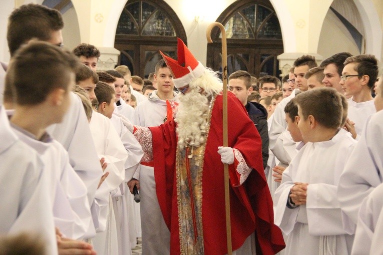 Nowi lektorzy i św. Mikołaj w Ciężkowicach