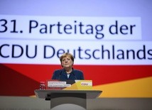 Zjazd CDU owacyjnie żegna Merkel