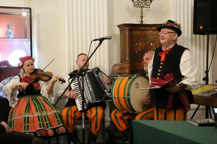 Promocja książki o łowickim folklorze muzycznym