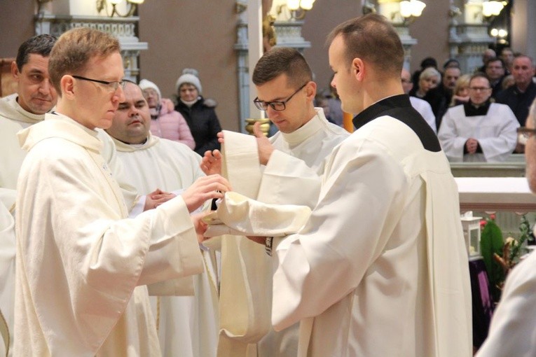 Święcenia diakonatu, kandydatura i akolitat w Paradyżu