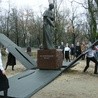 Odsłonięciu pomnika ks. Radziszewskiego towarzyszyła oprawa przygotowana przez Leszka Mądzika