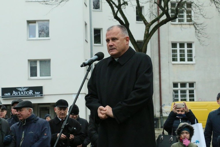 Odsłonięcie pomnika ks. Idziego Radziszewskiego