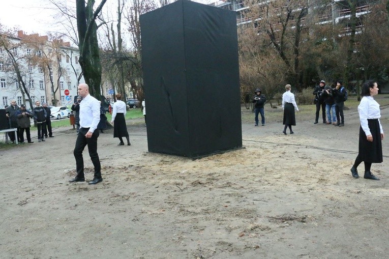 Odsłonięcie pomnika ks. Idziego Radziszewskiego